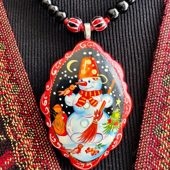 Hand-painted snowman on Russian black Lacquer made into a necklace. Seasonal Fun - Picture 11 of 12